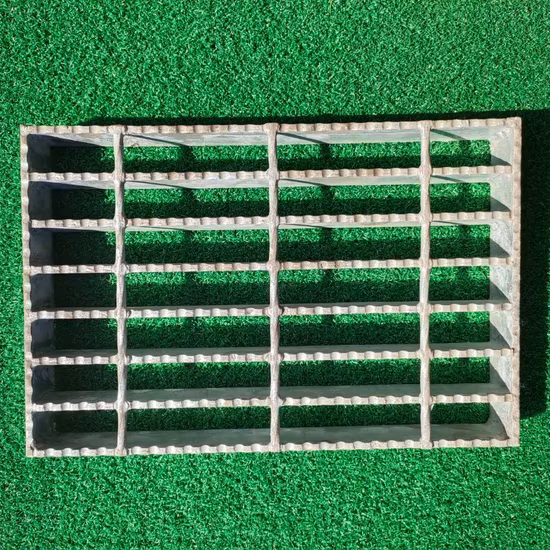 歩道スチールディスク/ステンレス鋼プレート/側溝カバースチールグレーチング/歯付きスチールグレーチング